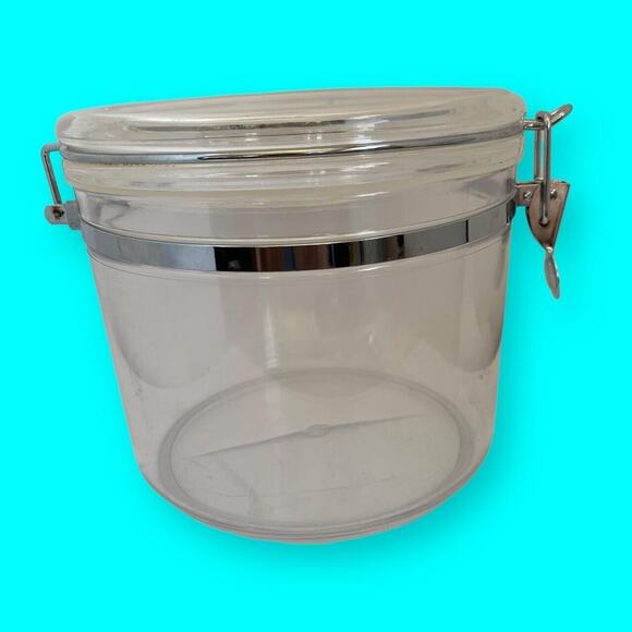 Clear Plastic Airtight Food Storage Container With Locking Lid & Metal Clamp - Picture 7 of 8